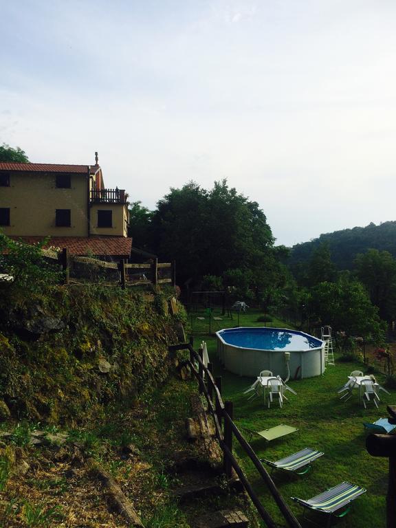 Agriturismo La Taverna Del Nonno Borzonasca Bagian luar foto